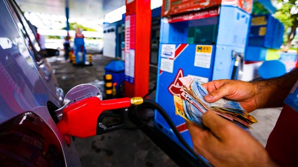 Preço médio dos combustíveis segue subindo no&nbsp;Brasil