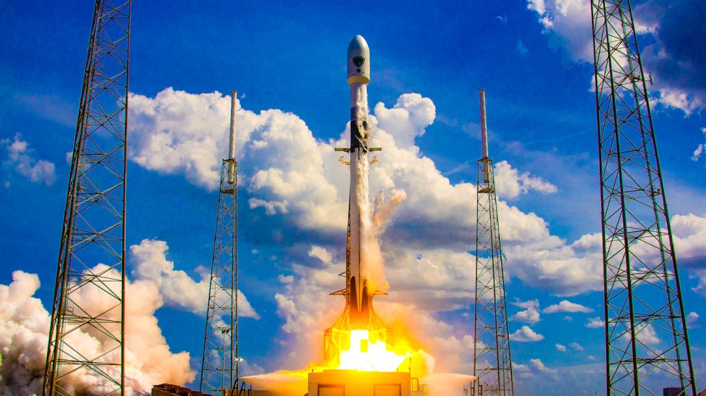 Pela 4ª vez, lançamento da 10ª missão Starlink, da SpaceX, é&nbsp;adiado