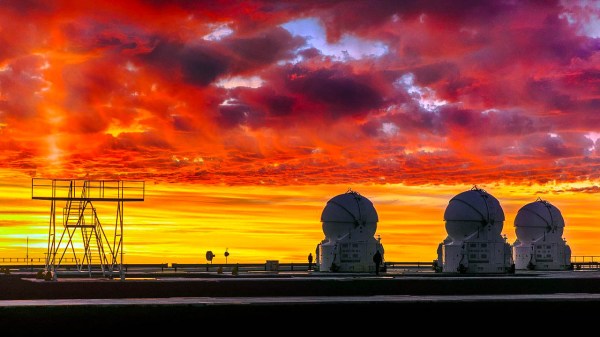 Céu de fogo no anoitecer do Deserto do&nbsp;Atacama