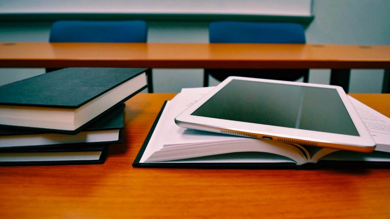 Acordo entre instituições destina tablets a estudantes de baixa renda no Maranhão