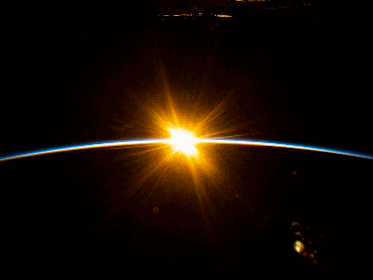 Nascer do sol visto desde a estação espacial