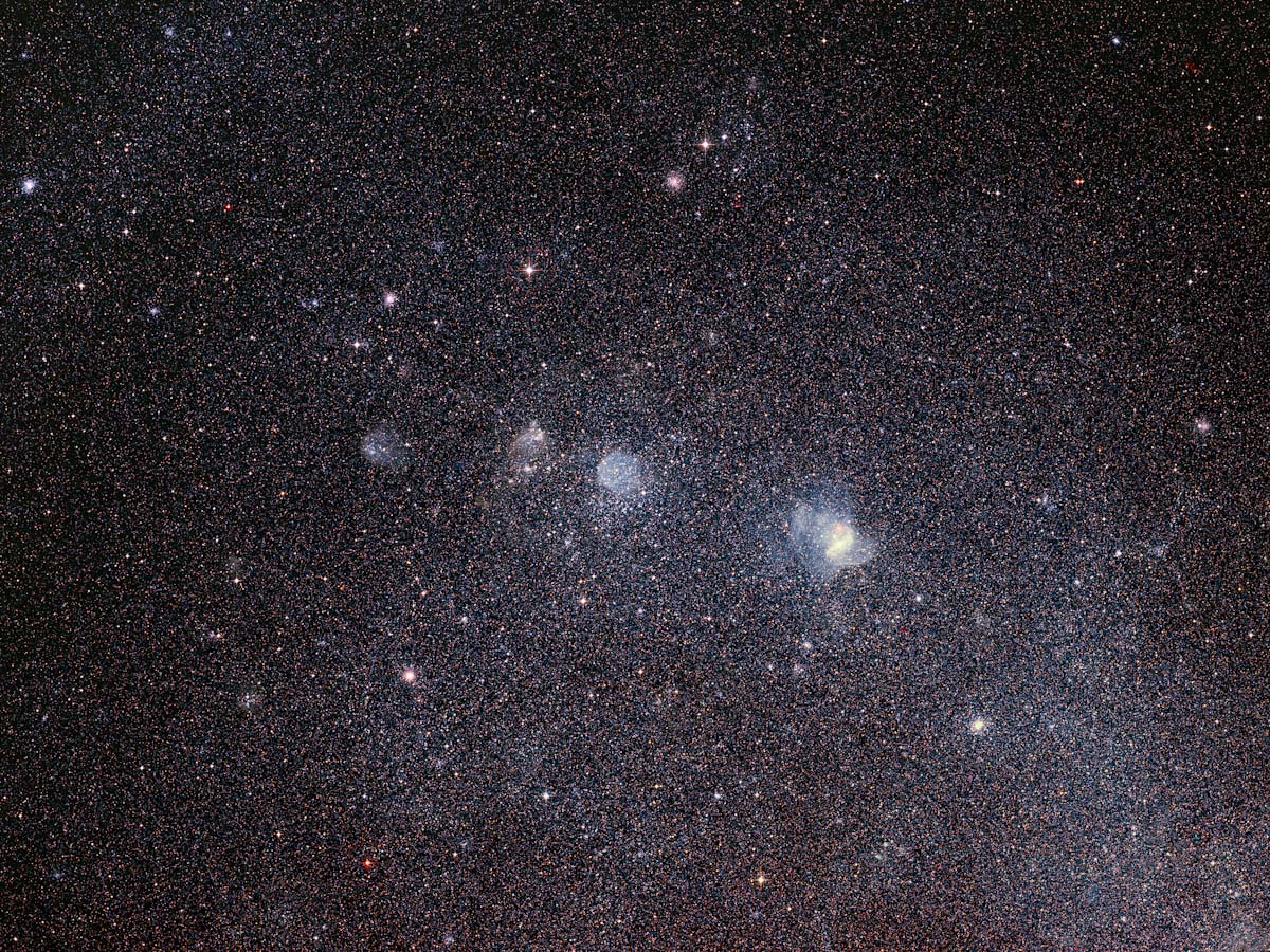 Hubble revela ampla visão de remanescente de uma supernova