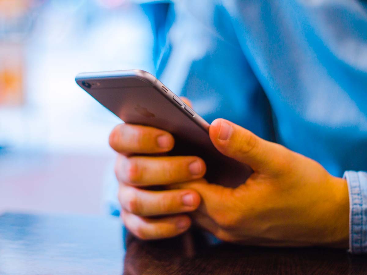 ‘Corrente’ pelo WhatsApp divulga falsas ofertas de emprego ‘Corrente’ pelo WhatsApp divulga falsas ofertas de emprego