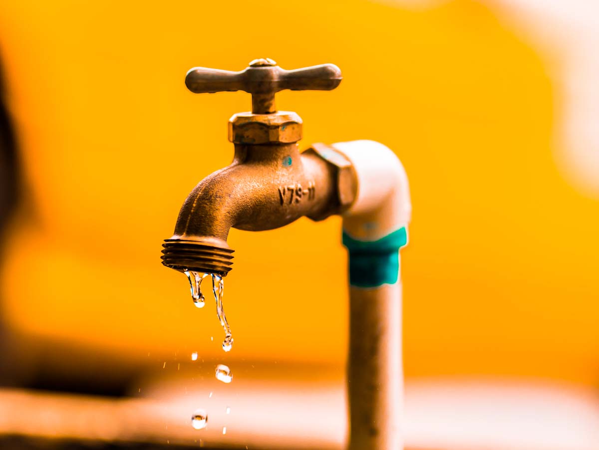 Conta d’água mais cara? Aprenda a identificar sinais de vazamento em casa Conta d’água mais cara? Aprenda a identificar sinais de vazamento em casa