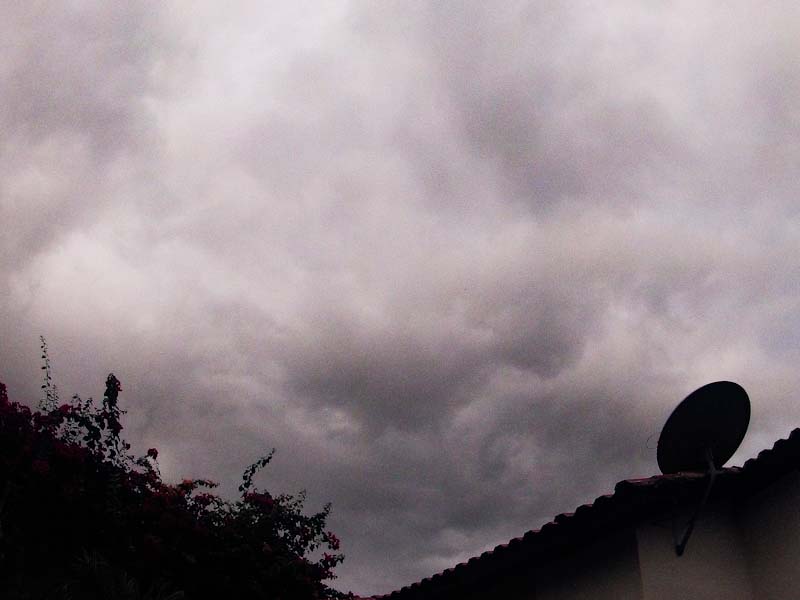 Feriado é de tempo nublado e registra pancadas de chuva no litoral do Maranhão; ouça a previsão do tempo