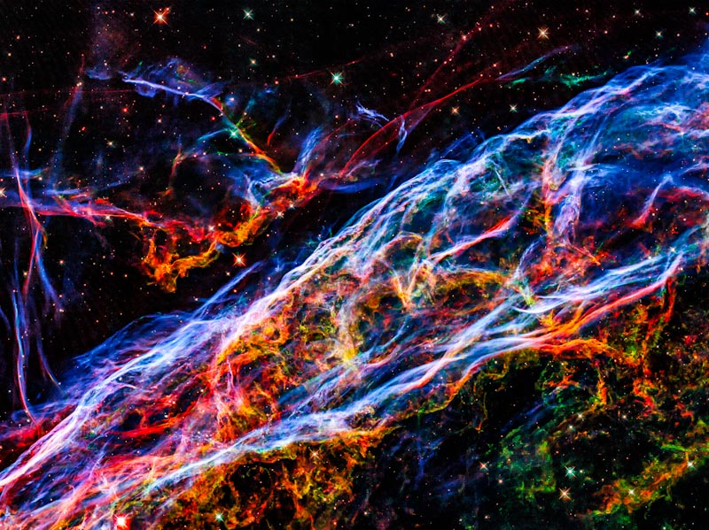 Nebulosa do Véu: novo processamento revela mais detalhes em registro do Hubble