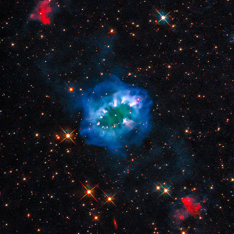 Nebulosa do Colar: no céu, com diamantes