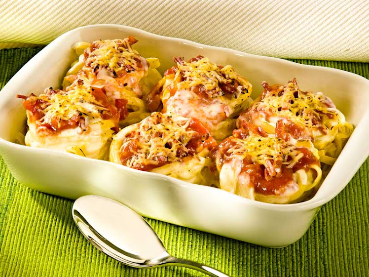 Receita de ninhos ao molho de carne seca Receita de ninhos ao molho de carne seca