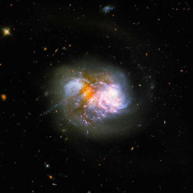 Hubble flagra dupla dinâmica e deslumbrante de galáxias