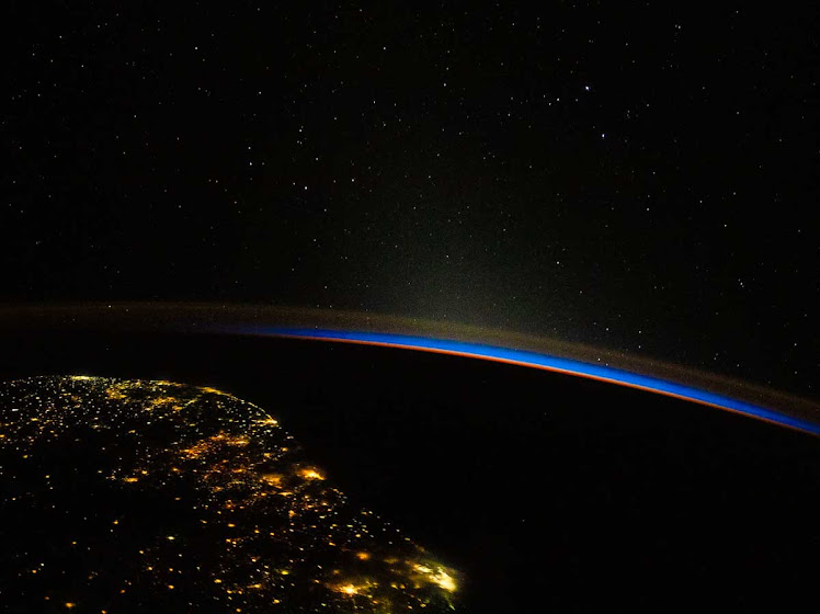 ISS registra nascer do sol orbital acima da costa do sudeste do Brasil