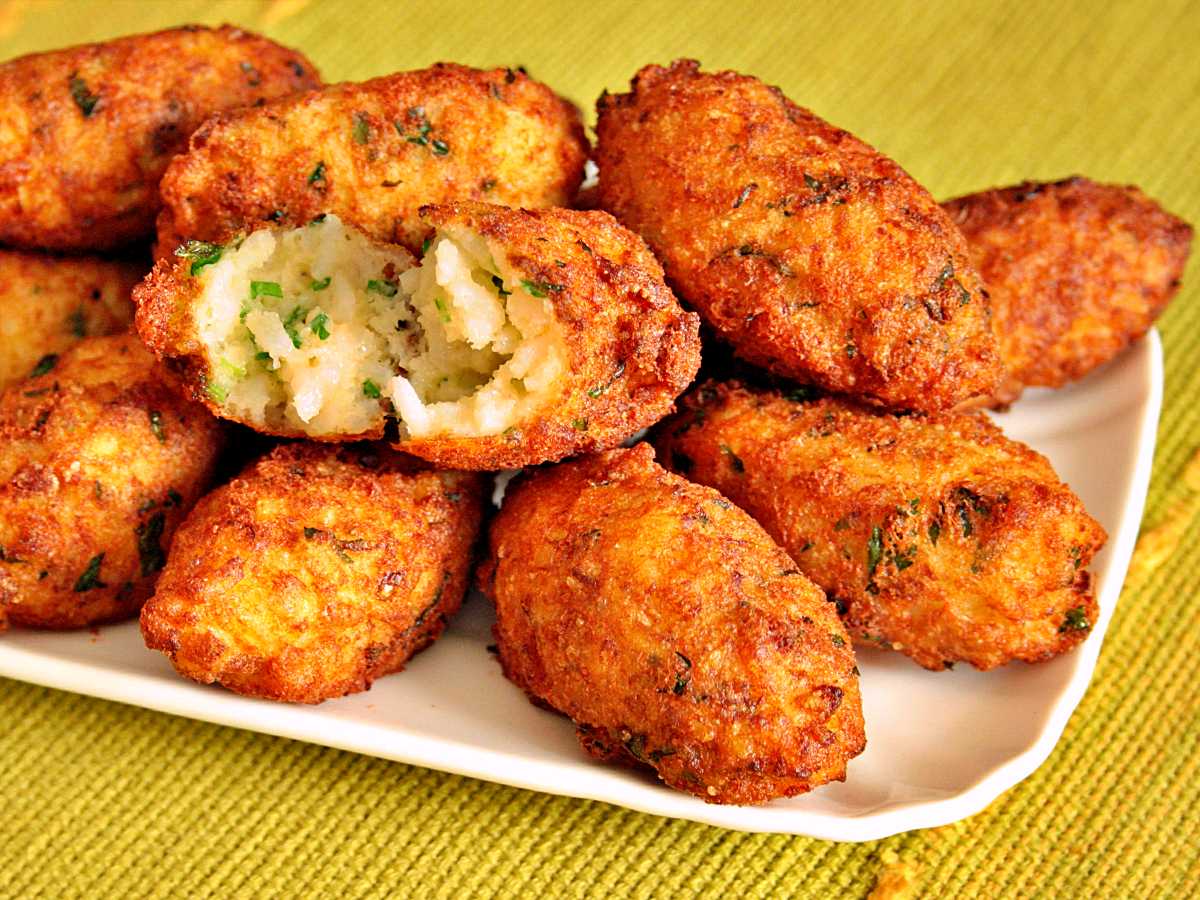 Aprenda a fazer um delicioso bolinho de arroz