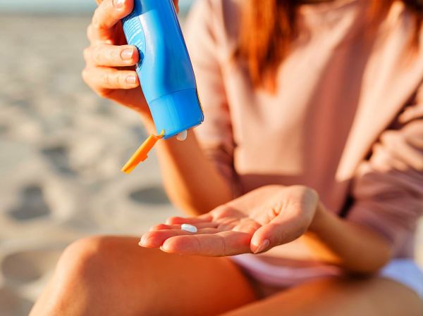 7 áreas esquecidas na aplicação do protetor solar