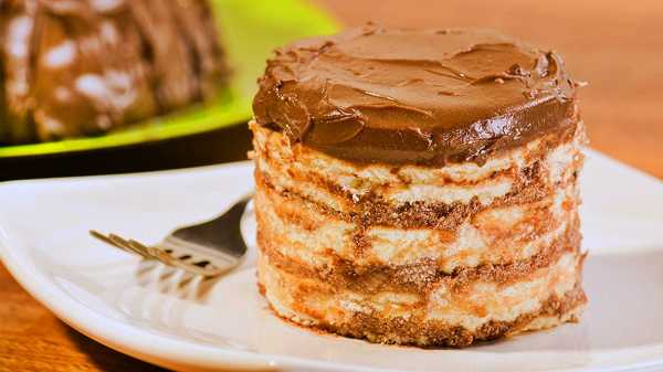 Rápida de preparar e com poucos ingredientes: aprenda a fazer uma deliciosa torta de biscoito&nbsp;Maria