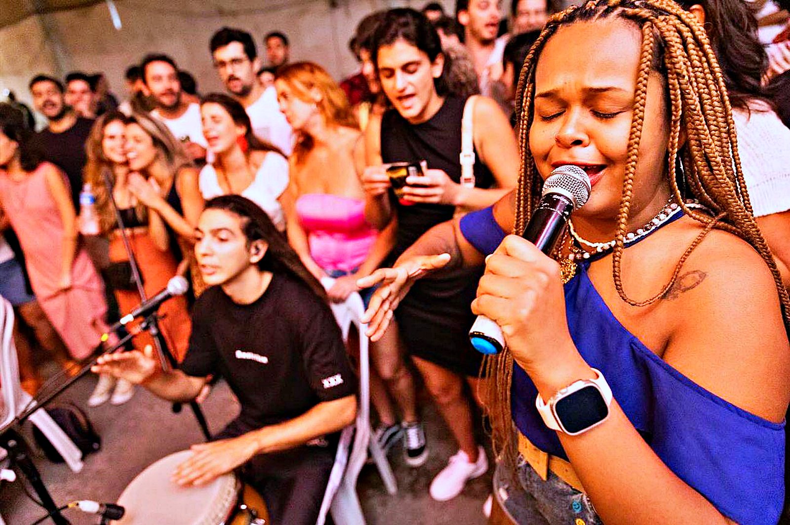 Cantora maranhense Bia Mar conquista rodas de samba do Rio de Janeiro