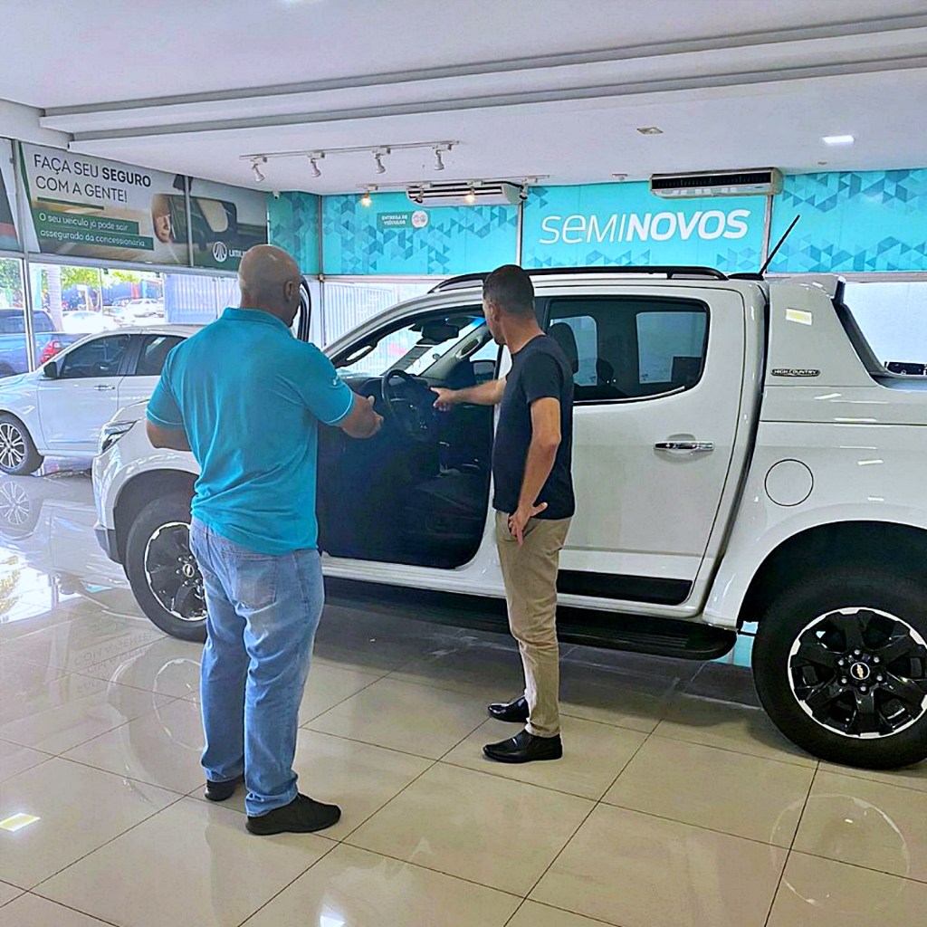 Vendas de carros seminovos crescem 11,3% em abril; mercado comemora