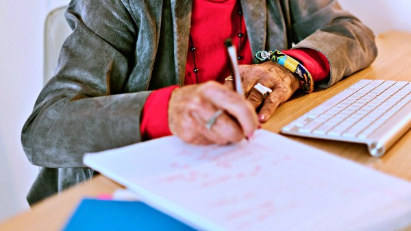 Vestibular voltado ao público 60+ abre inscrições para 30 vagas em cursos de graduação