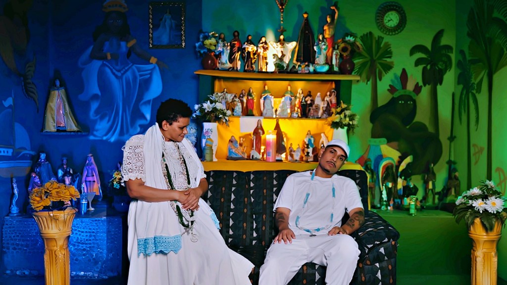 Gugs volta à cena hip hop com videoclipe de ‘Pedi Pro&nbsp;Santo’