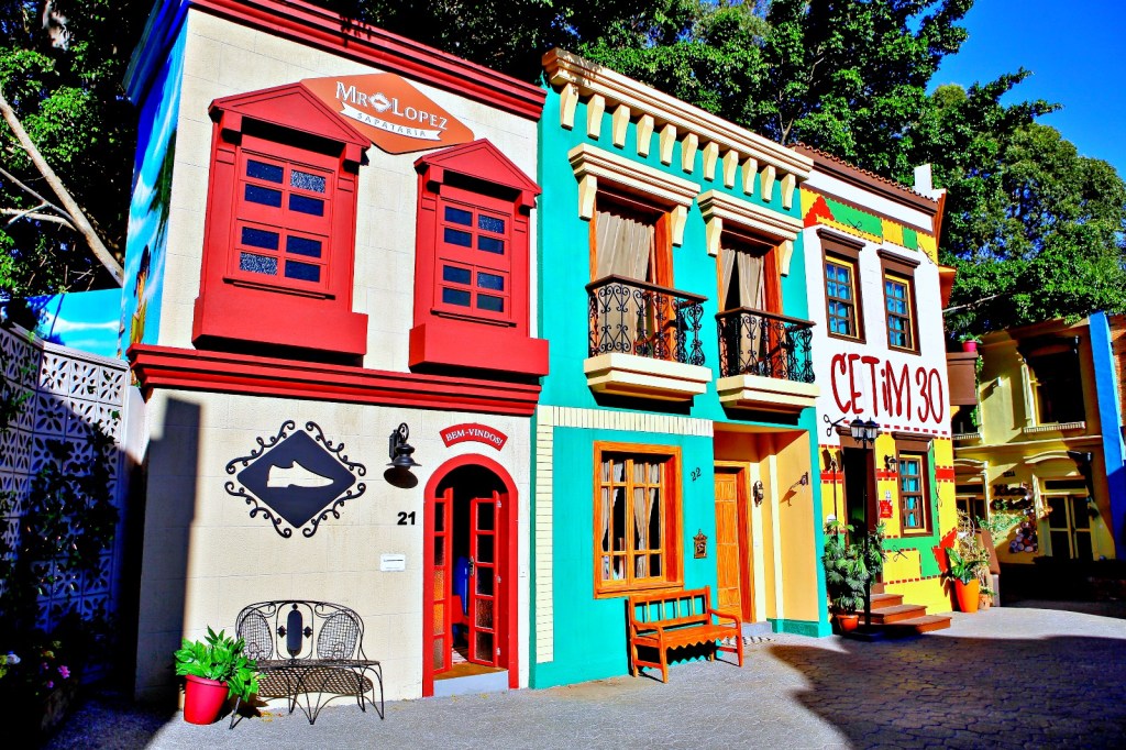 SBT apresenta imagens inéditas da cidade cenográfica de ‘A Caverna Encantada’