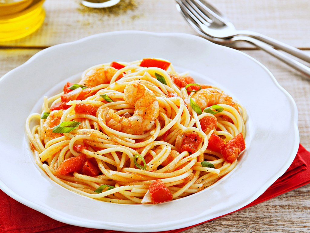 Receita de espaguete com camarão picante