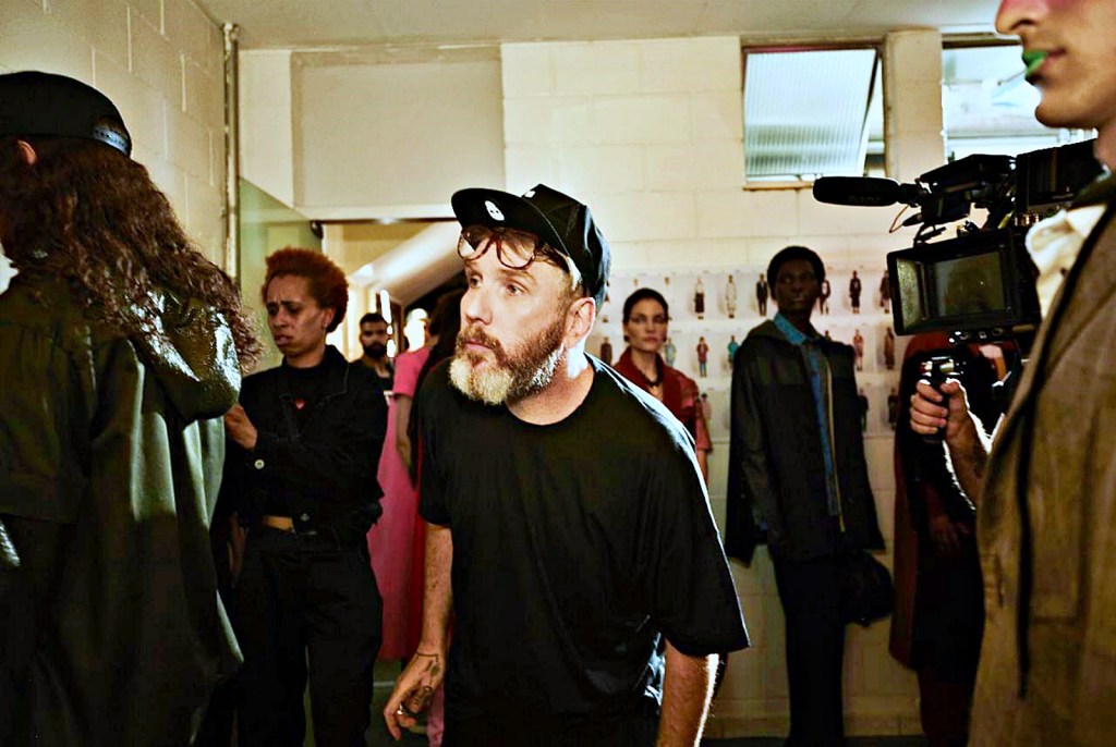 EXPOSTO! Documentário sobre Alexandre Herchcovitch estreia esta semana, na Max e&nbsp;HBO