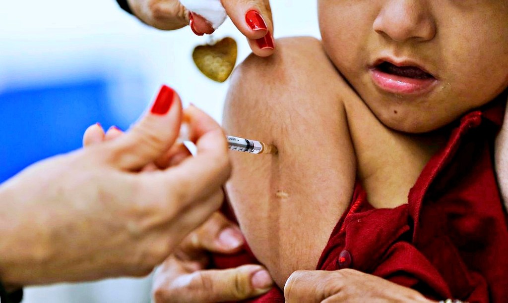 Poliomielite pode causar paralisia permanente, explica infectologista;&nbsp;ouça