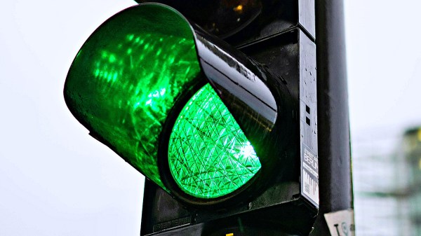 Depois de cobrar taxa extra em julho, Aneel aciona bandeira verde para&nbsp;agosto