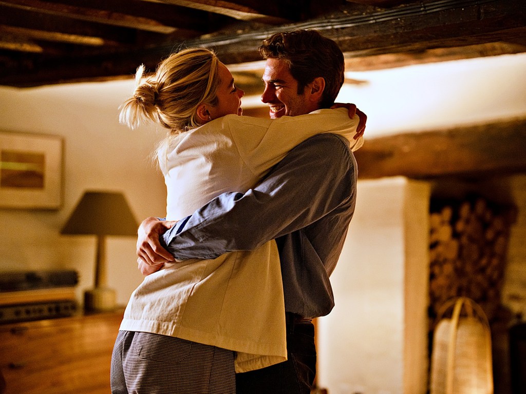 Aclamado pela crítica, ‘Todo Tempo Que Temos’ ganha novo pôster e trilha sonora&nbsp;oficial