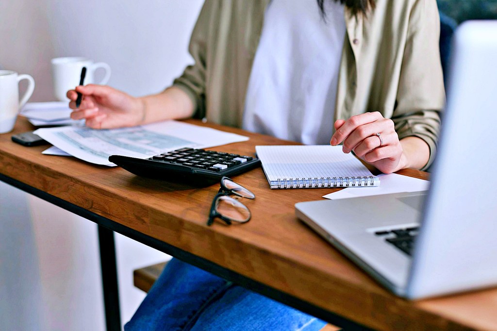 Quase metade dos empreendedores mantém contas pessoais e empresariais em&nbsp;dia