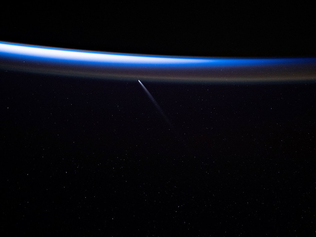 ‘Cometa do século’, avistado pelos céus do mundo; veja em galeria de&nbsp;imagens