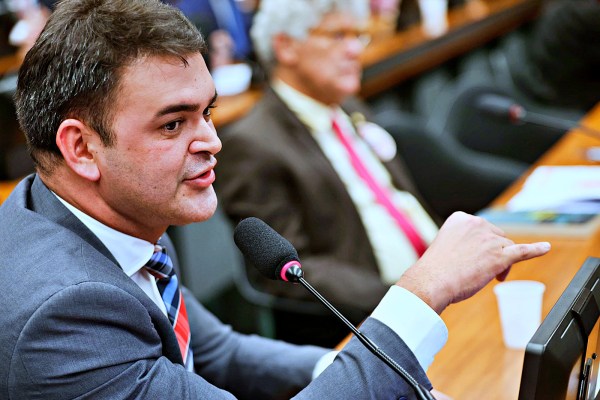 Após articulações entre os Três Poderes, deputado apresenta projeto que põe fim a ‘orçamento secreto’
