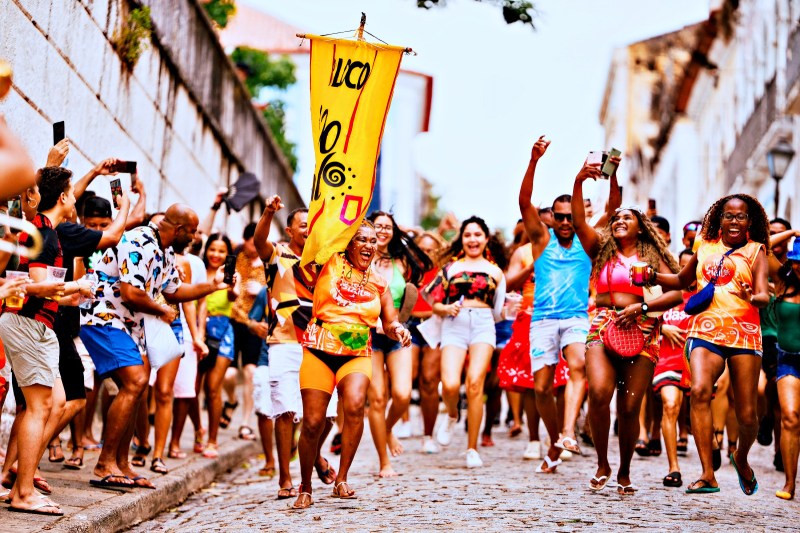 Bloco 100 Sigilo abre 'esquenta' do Carnaval 2025 com apresentação gratuita em São Luís: trazendo diferentes vozes, corpos e vivências, bloco se reúne neste domingo (24), às 16h, na Praça e Porto da Ponta do São Francisco