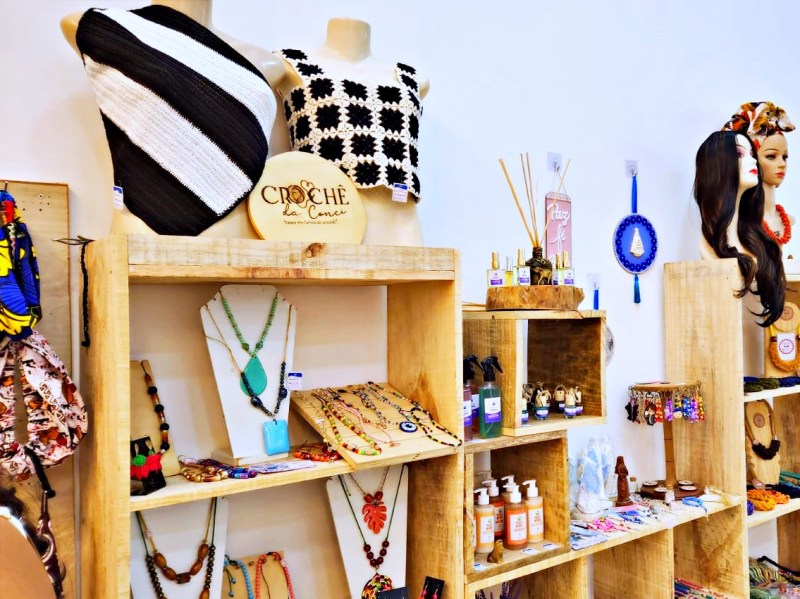 Feira Preta celebra afroempreendedorismo no mês da Cultura Negra: loja colaborativa reúne produtos de mais de 50 marcas de mulheres negras até dezembro, no Rio Anil Shopping
