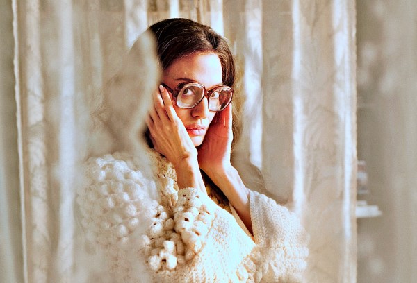 Estrelado por Angelina Jolie, ‘Maria Callas’ tem trailer&nbsp;divulgado