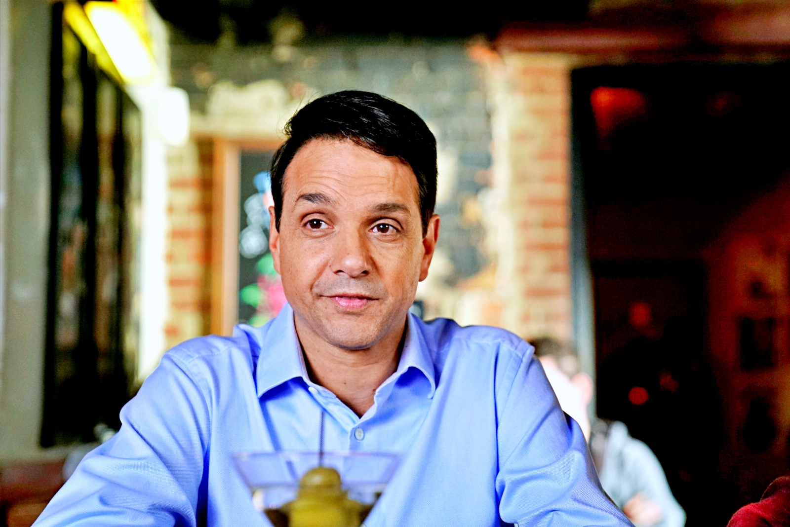 Warner Channel exibirá série de sucesso 'Cobra Kai' a partir de janeiro: produção é protagonizada por Ralph Macchio e William Zabka e inspirada no universo de 'Karate Kid'