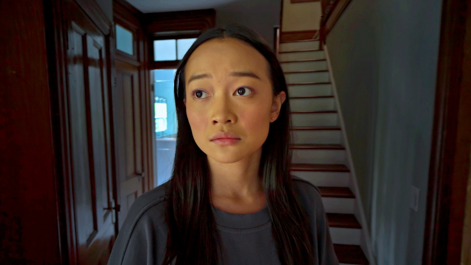 'Presença', suspense inventivo do diretor Steven Soderbergh, tem novo trailer revelado: com Lucy Liu e Chris Sullivan, longa chega aos cinemas em 3 de abril