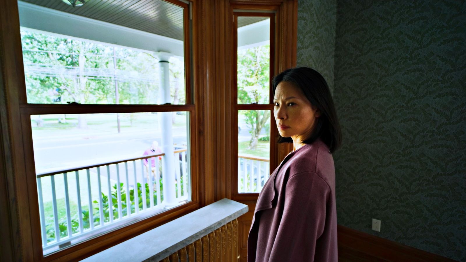 'Presença', suspense inventivo do diretor Steven Soderbergh, tem novo trailer revelado: com Lucy Liu e Chris Sullivan, longa chega aos cinemas em 3 de abril