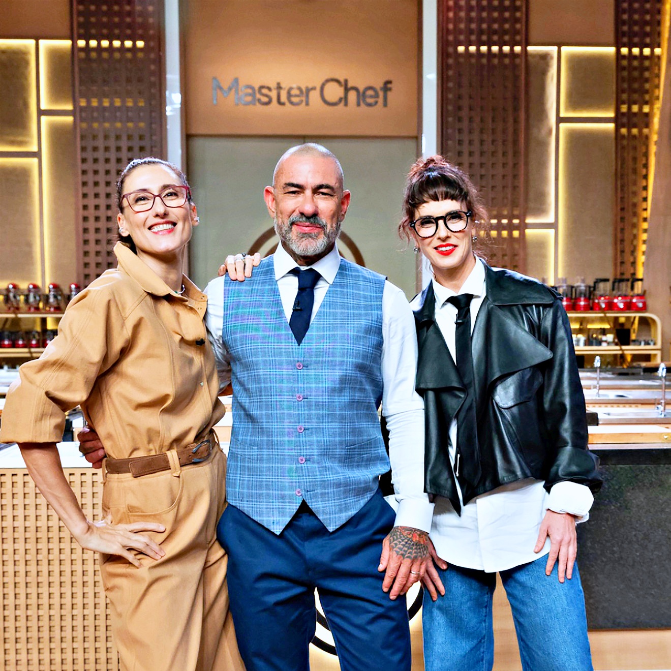Paola Carosella retorna ao 'MasterChef Brasil', como convidada especial: chef participou da gravação de um episódio ao lado de Henrique Fogaça e Helena Rizzo