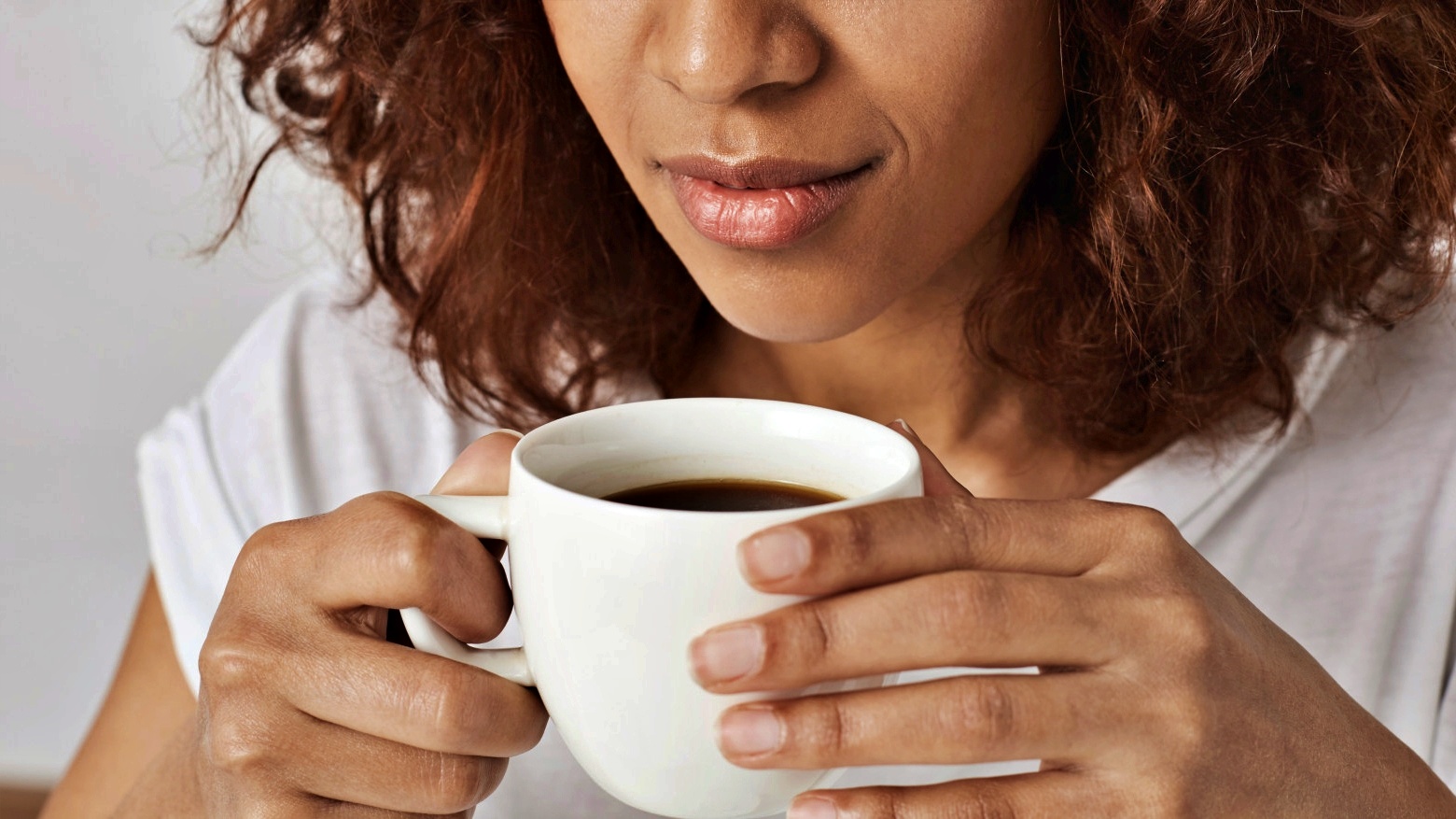 Especialista alerta para os riscos à saúde digestiva causados pelo consumo exagerado de café
