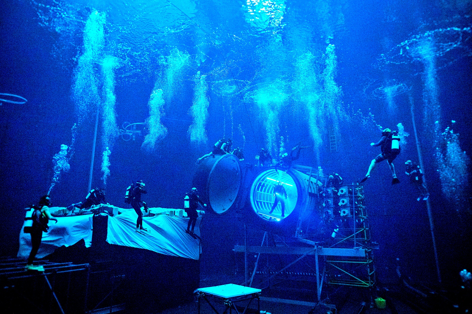 Tom Cruise fala sobre gravações embaixo d'água em novo vídeo de bastidores de 'Missão: Impossível - O Acerto Final': com sessões especiais a partir de 17 de maio, a pré-venda de ingressos do filme já está disponível