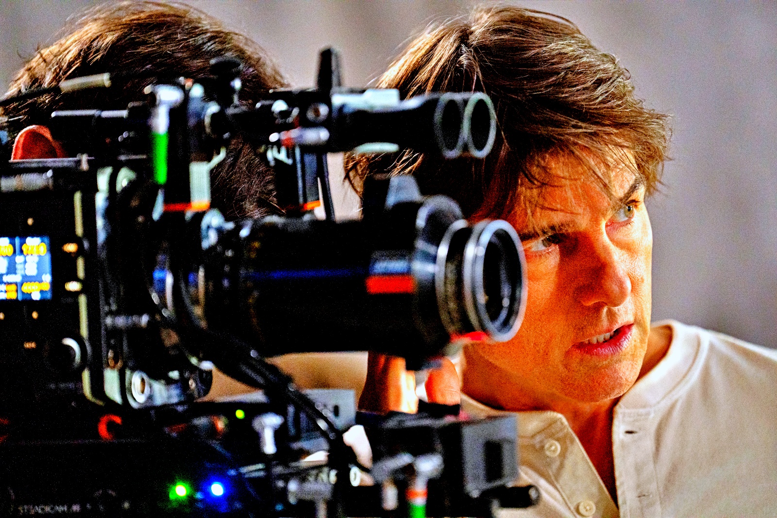 Tom Cruise fala sobre gravações embaixo d'água em novo vídeo de bastidores de 'Missão: Impossível - O Acerto Final': com sessões especiais a partir de 17 de maio, a pré-venda de ingressos do filme já está disponível