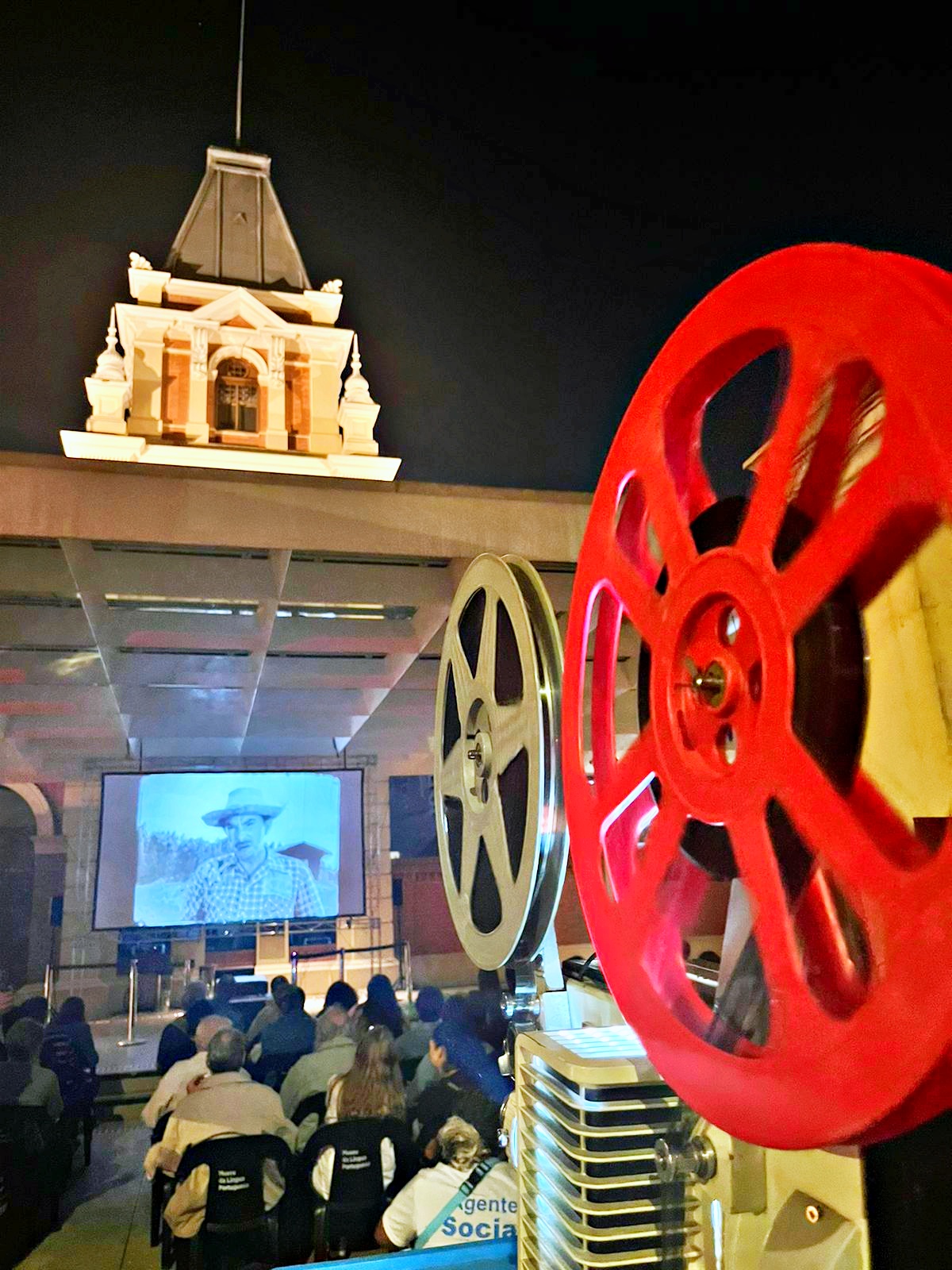 Com Estação Férias, Museu da Língua Portuguesa é opção de passeio nas férias de julho: instituição destaca variedade de sotaques brasileiros, exibe sucesso 'Divertida Mente 2' e promove espaços de livre brincar