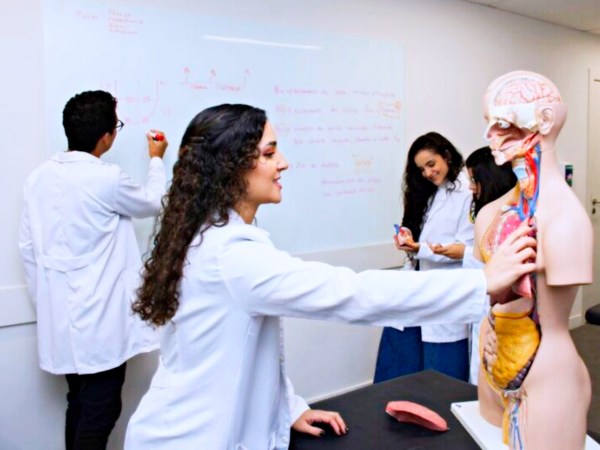 Idomed tem inscrições para bolsas integrais do programa Mais Médicos em diversas regiões do&nbsp;Brasil