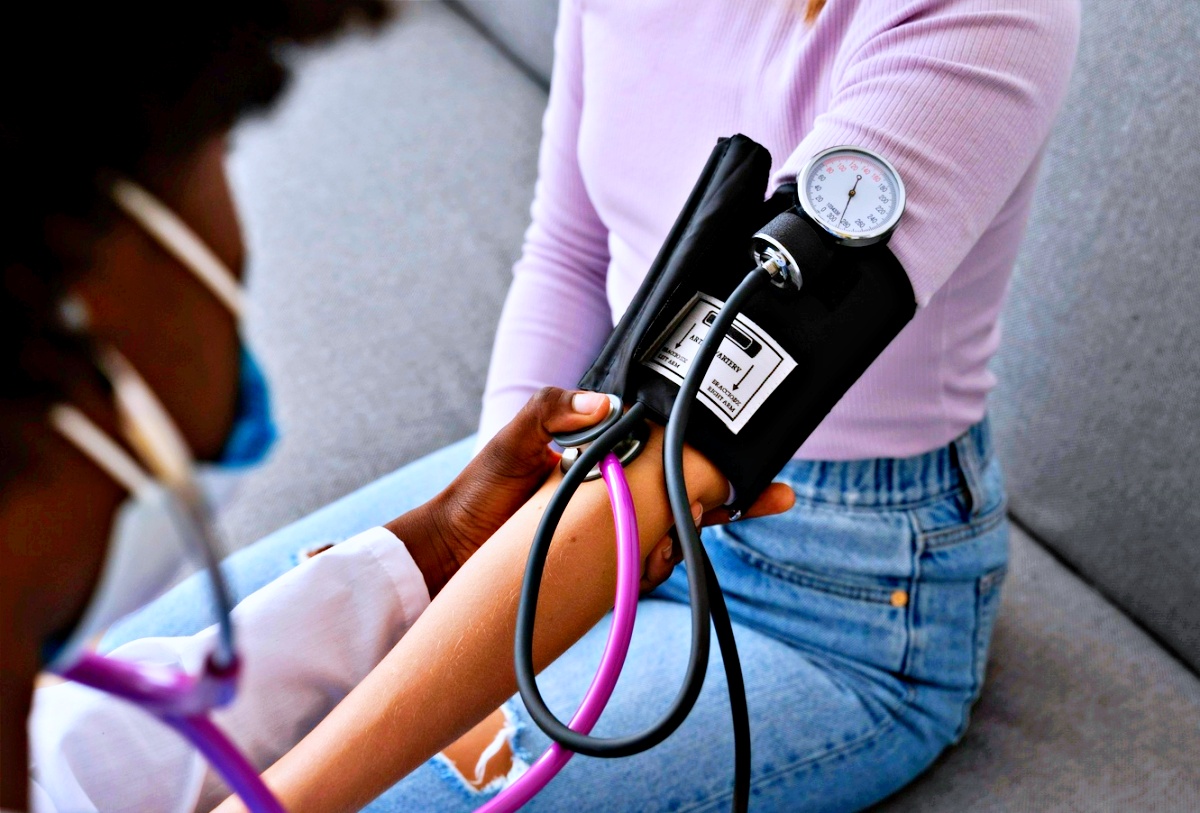 Coração jovem sob ameaça: hipertensão atinge nível recorde entre pessoas de 18 a 24 anos; estudo do INC-MS revela que pessoas com 60 anos ou mais também apresentam maior propensão a desenvolver hipertensão arterial