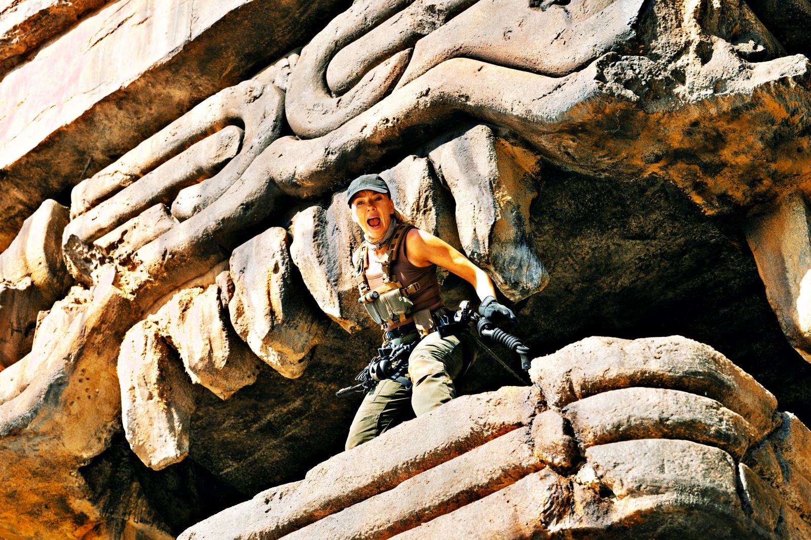 Universal Pictures divulga vídeo dos bastidores do assustador 'Jurassic World: Recomeço': Scarlett Johansson revela como são os dinossauros do novo filme da icônica franquia, que ganhou novos cartazes