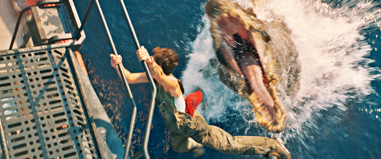 Universal Pictures divulga vídeo dos bastidores do assustador 'Jurassic World: Recomeço': Scarlett Johansson revela como são os dinossauros do novo filme da icônica franquia, que ganhou novos cartazes