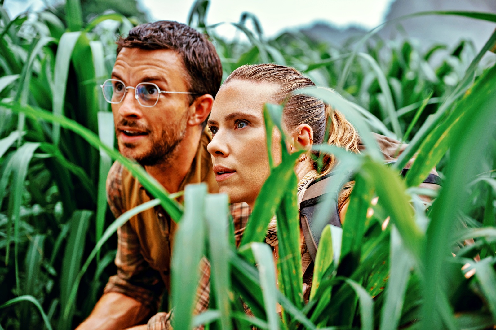 Universal Pictures divulga vídeo dos bastidores do assustador 'Jurassic World: Recomeço': Scarlett Johansson revela como são os dinossauros do novo filme da icônica franquia, que ganhou novos cartazes