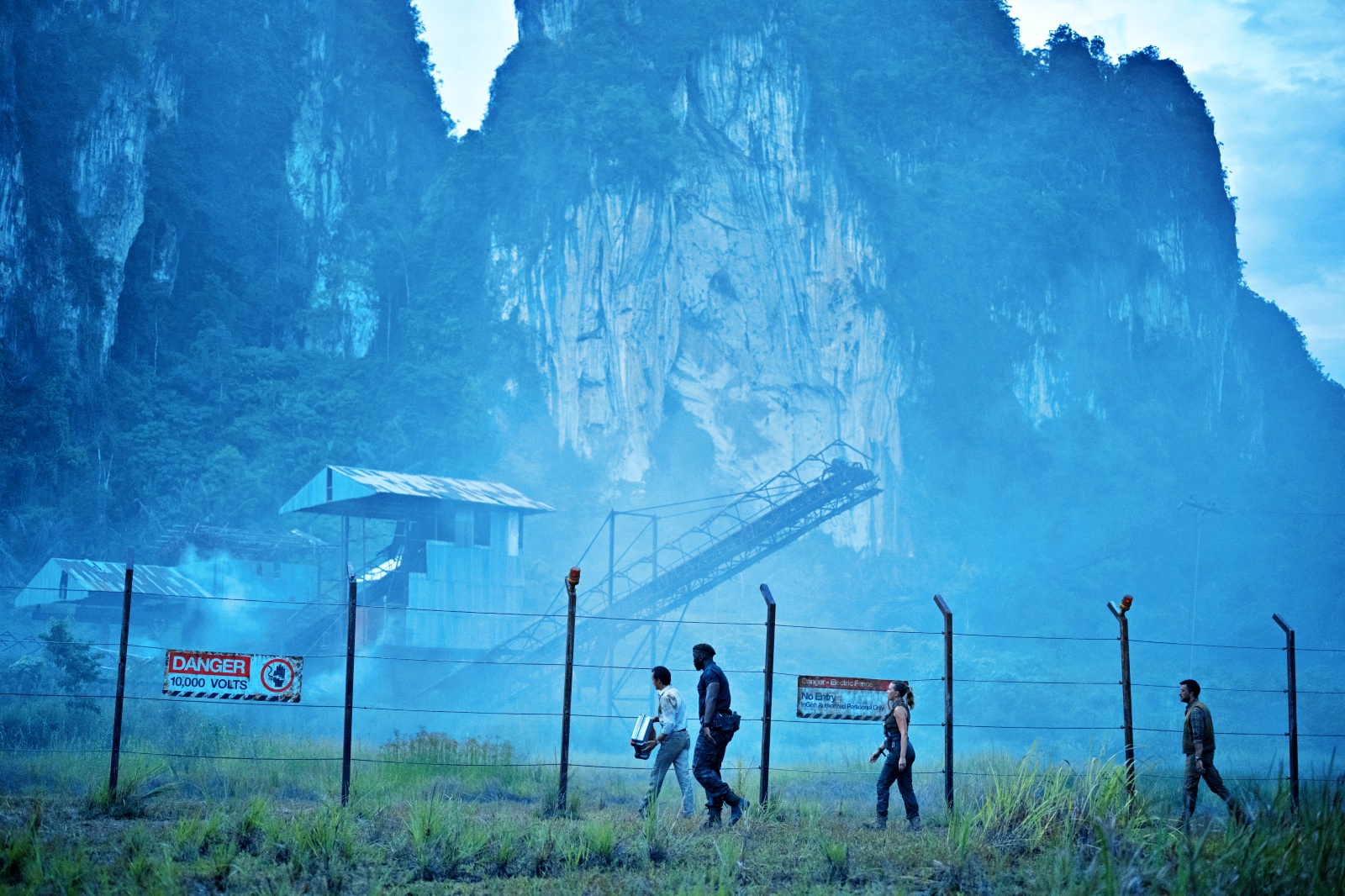 Universal Pictures divulga vídeo dos bastidores do assustador 'Jurassic World: Recomeço': Scarlett Johansson revela como são os dinossauros do novo filme da icônica franquia, que ganhou novos cartazes