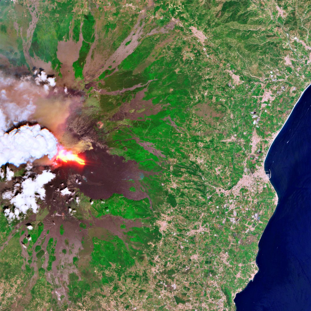 Satélite capta dramática erupção do Monte&nbsp;Etna