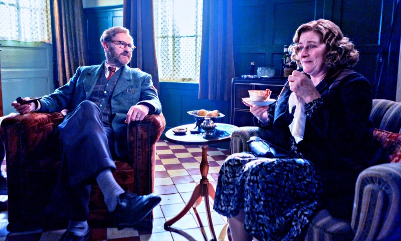 'Bookish', nova série de Mark Gatiss, estreia no Film&Arts: após sucesso na Europa e renovação para uma segunda temporada, a AMC Brasil confirma estreia de 'Bookish' no Film&Arts