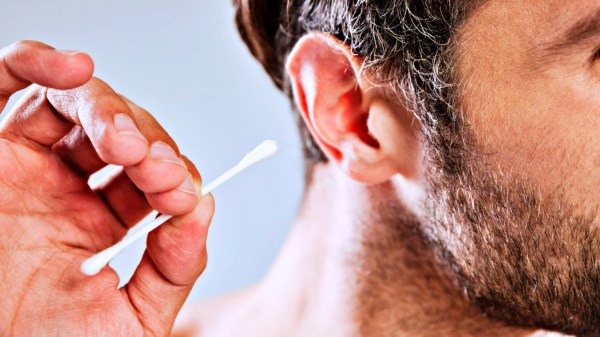 Uso incorreto de cotonetes pode causar infecções, lesões no ouvido e até perda auditiva
